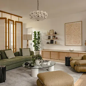1.75 La Source 5*, Paris France